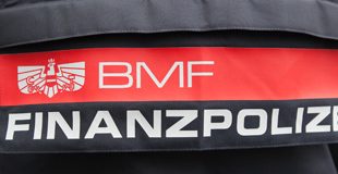Finanzpolizei bediente sich bei Linzer Glücksspielrazzia eines Tresorknackers