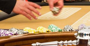 In Deutschland sind laut einer Studie der Bundeszentrale für gesundheitliche Aufklärung 438 000 Menschen krankhaft spielsüchtig. © Spieler-Info