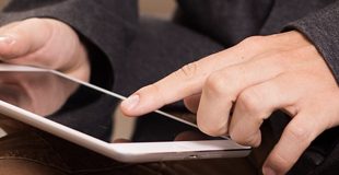 Die Zeit der schwerfälligen Glücksspielautomaten scheint abzulaufen - illegal bleibt das Angebot trotzdem. (C) Tiroler Tageszeitung